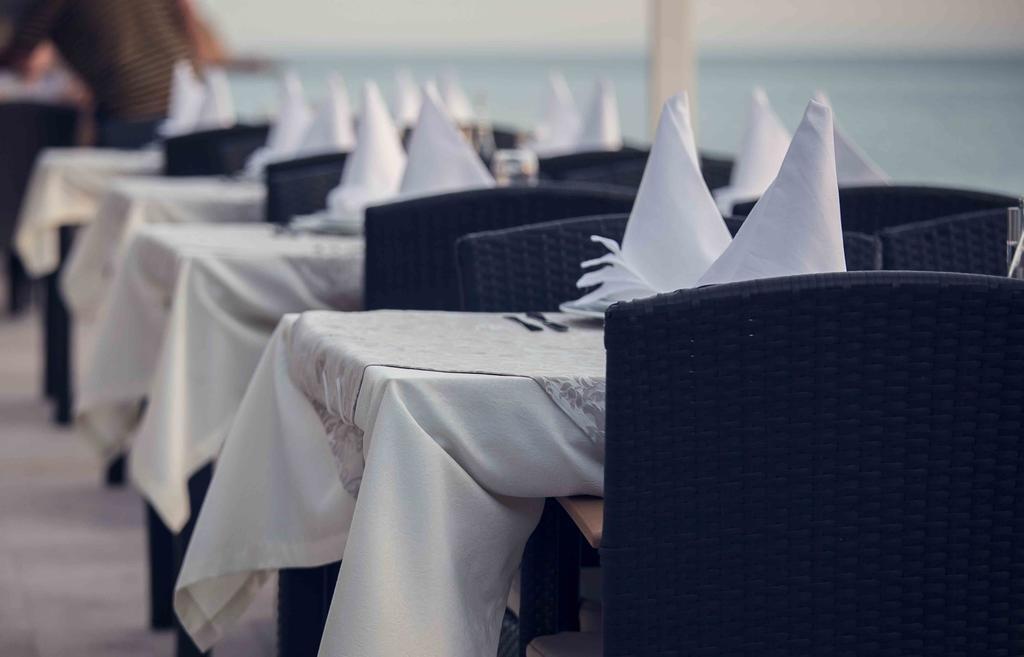 Love Live Hotel Sutomore Bagian luar foto