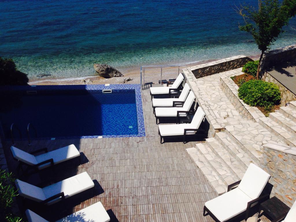 Love Live Hotel Sutomore Bagian luar foto