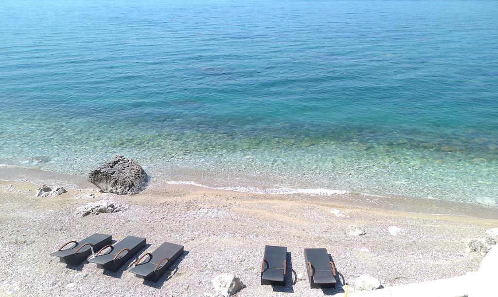 Love Live Hotel Sutomore Bagian luar foto