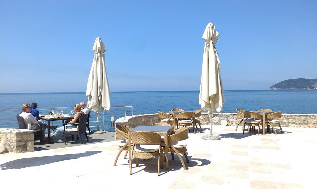 Love Live Hotel Sutomore Bagian luar foto