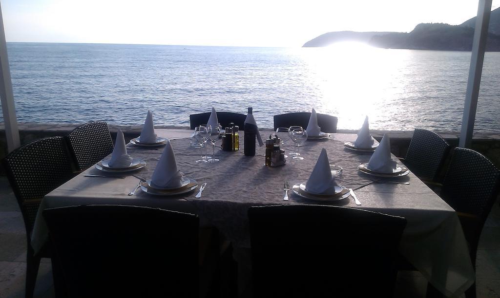 Love Live Hotel Sutomore Bagian luar foto