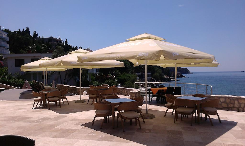 Love Live Hotel Sutomore Bagian luar foto
