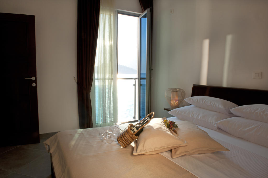 Love Live Hotel Sutomore Ruang foto