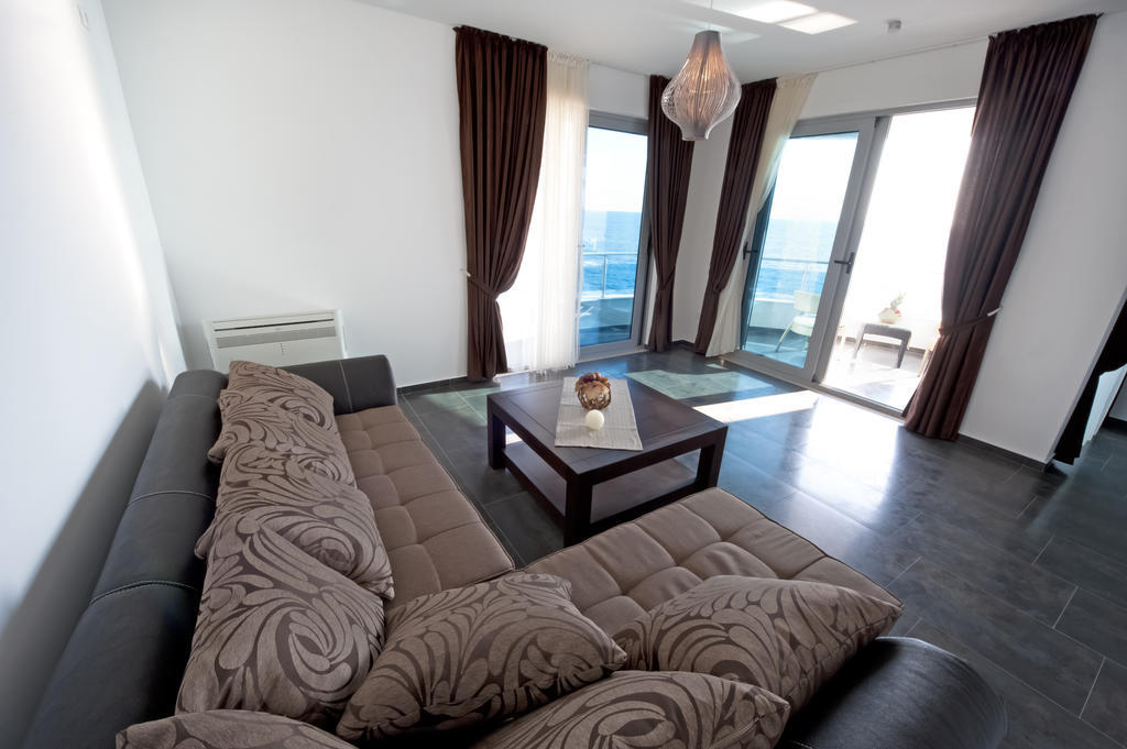 Love Live Hotel Sutomore Ruang foto
