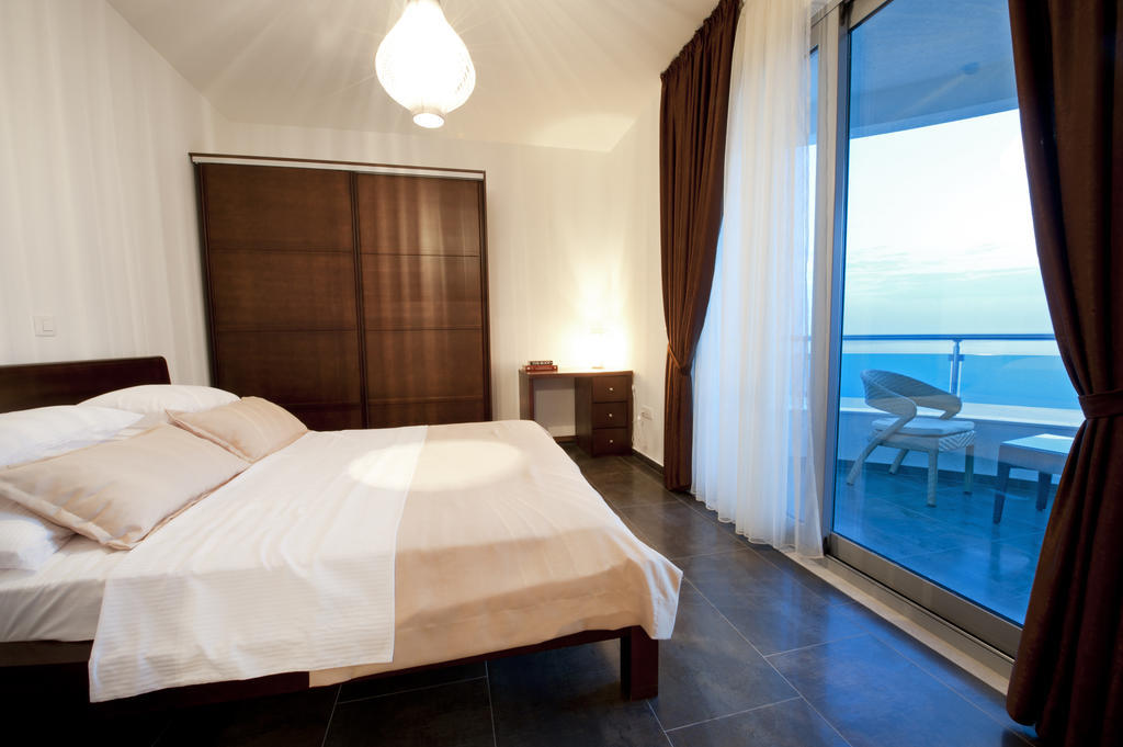 Love Live Hotel Sutomore Ruang foto