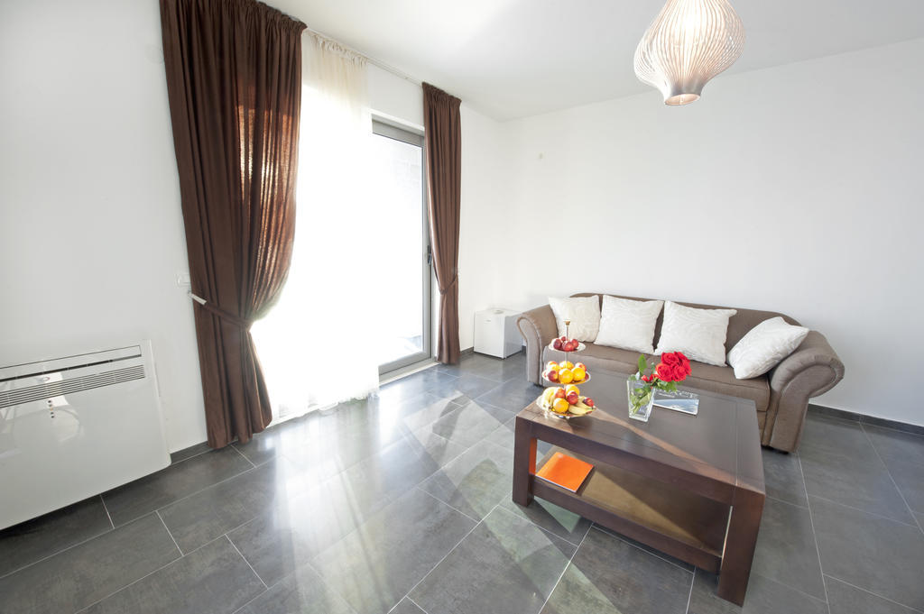 Love Live Hotel Sutomore Ruang foto