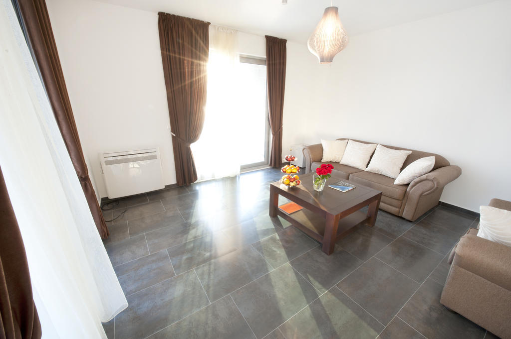 Love Live Hotel Sutomore Ruang foto