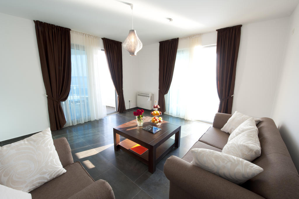 Love Live Hotel Sutomore Ruang foto