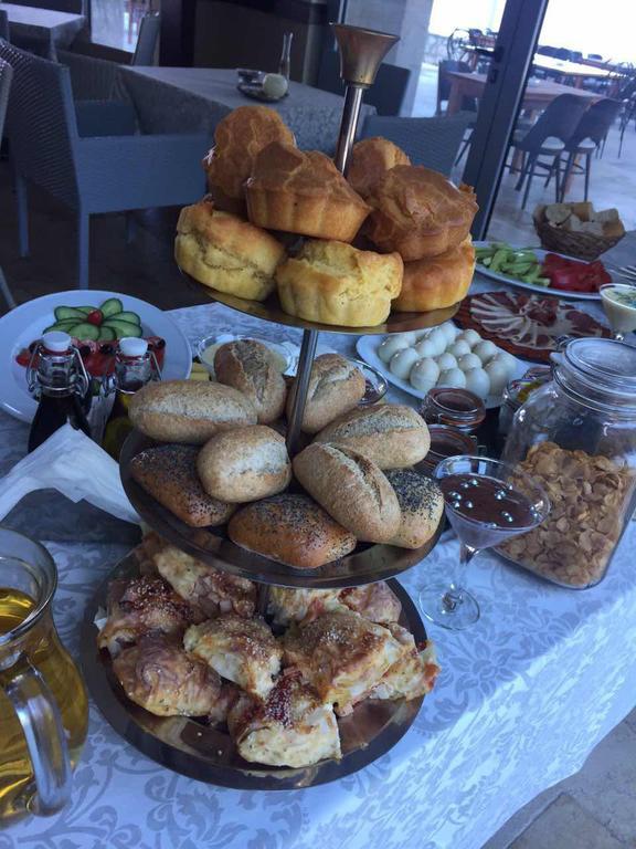 Love Live Hotel Sutomore Bagian luar foto
