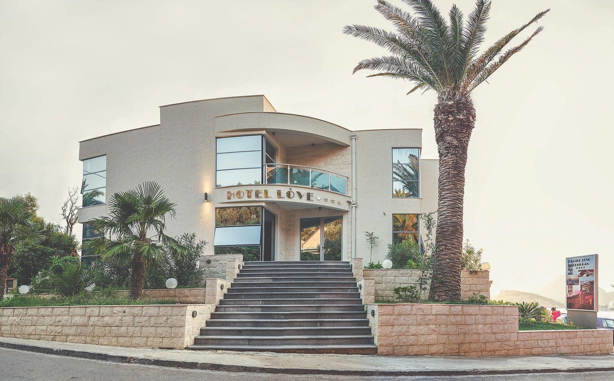 Love Live Hotel Sutomore Bagian luar foto