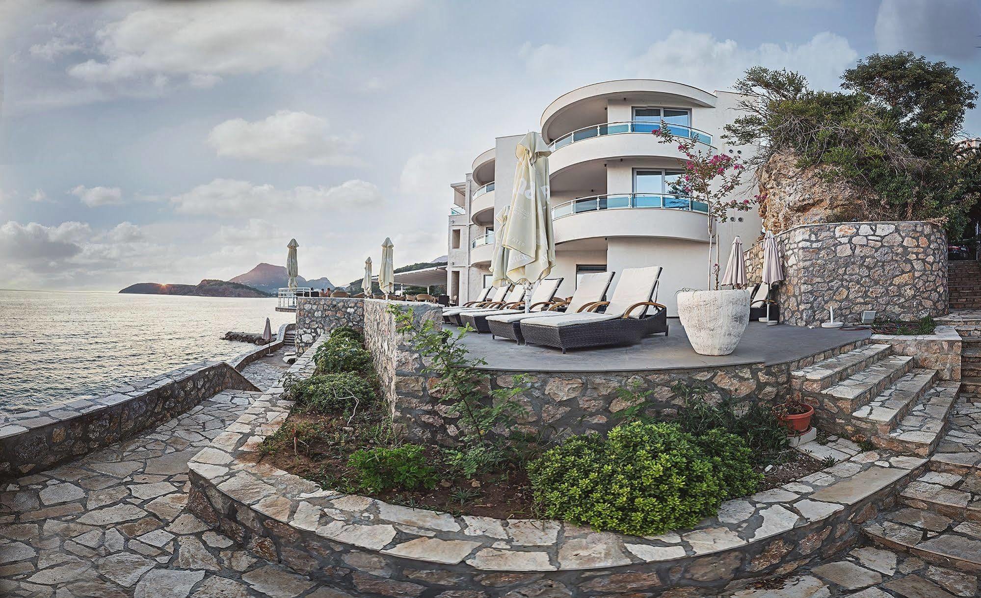 Love Live Hotel Sutomore Bagian luar foto