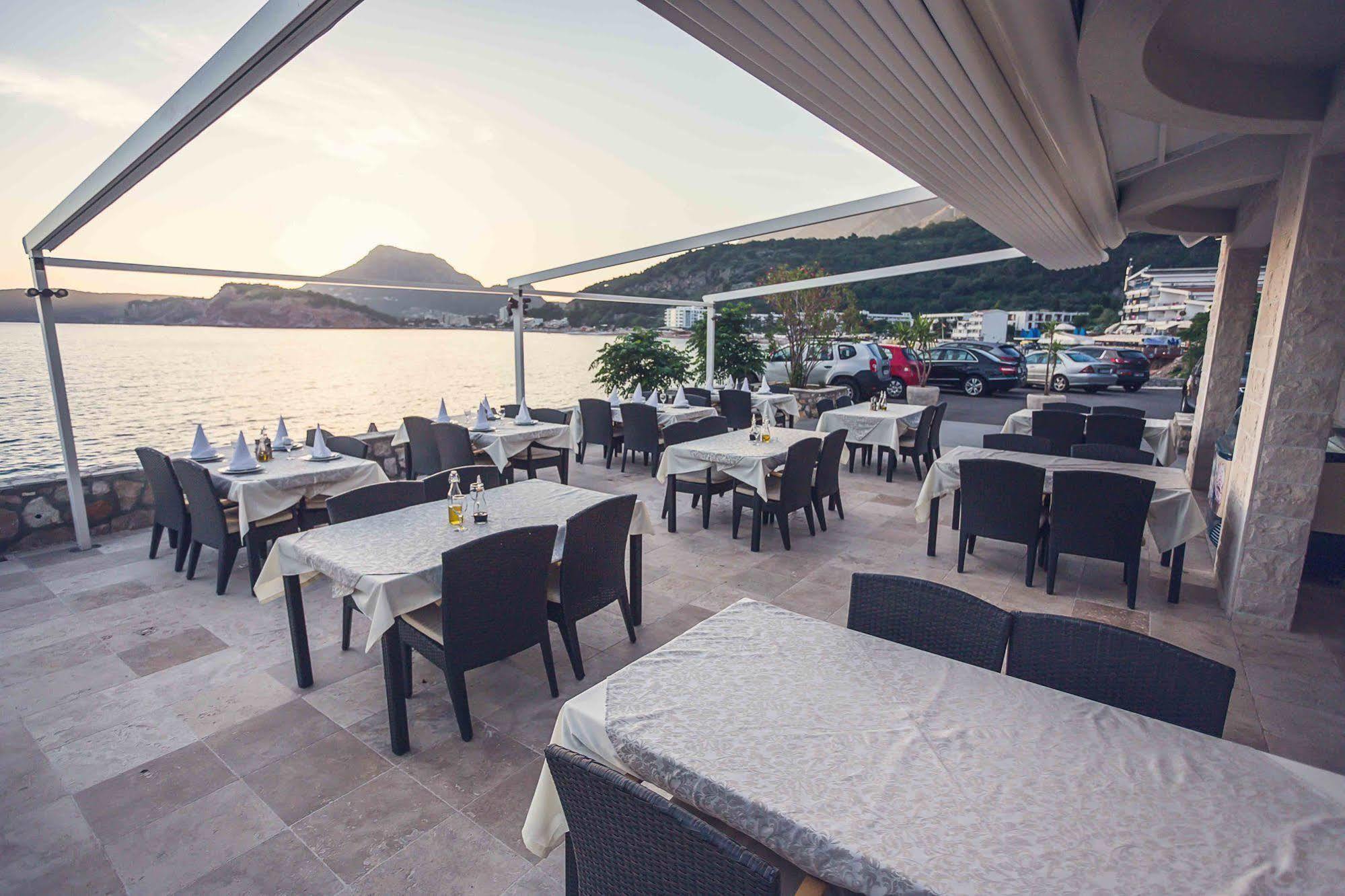 Love Live Hotel Sutomore Bagian luar foto