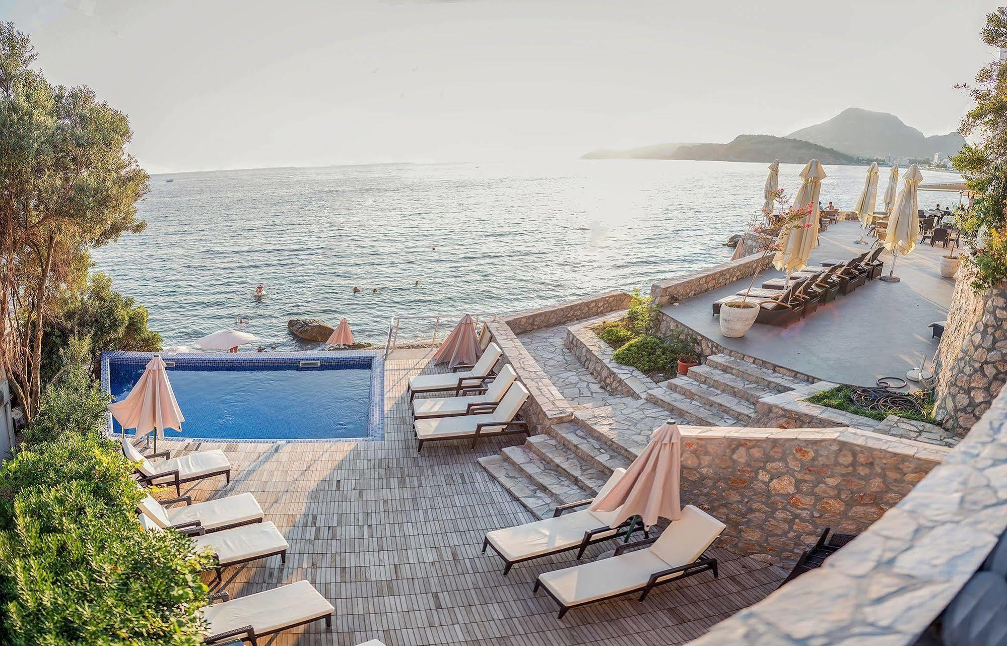 Love Live Hotel Sutomore Bagian luar foto
