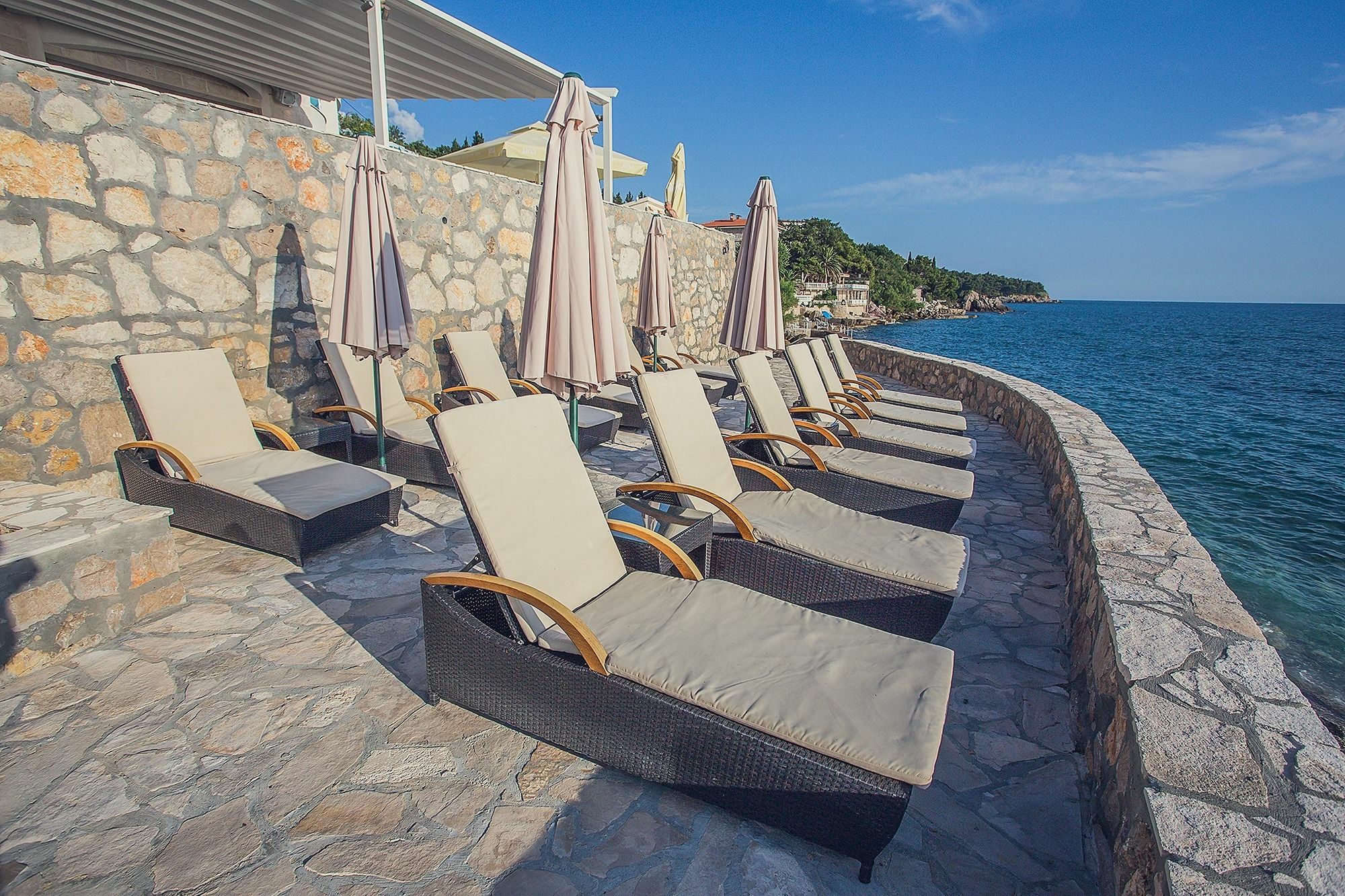 Love Live Hotel Sutomore Bagian luar foto